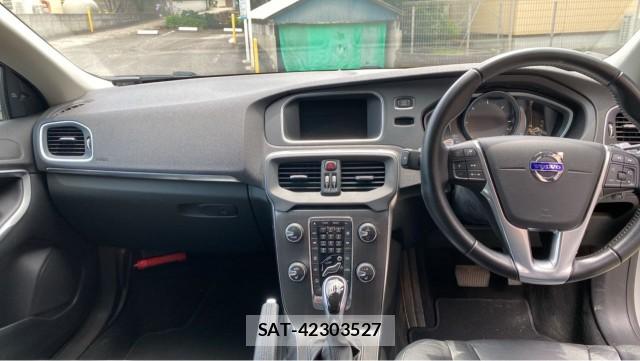 Volvo V40 2015-12 8282347-2