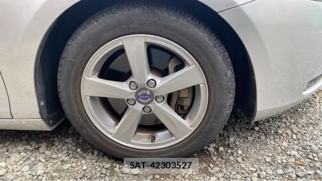 Volvo V40 2015-12 8282347-8
