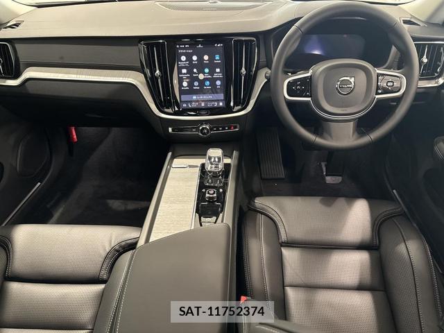 Volvo V60 2025-12 8277679-1