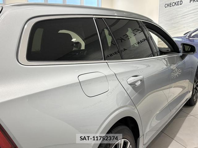 Volvo V60 2025-12 8277679-11
