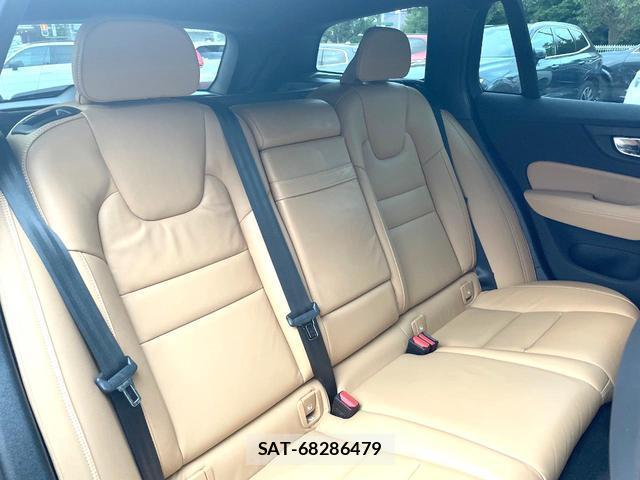 Volvo V60 2021-07 8278788-10