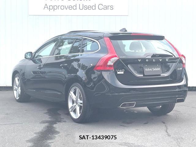Volvo V60 2018-09 8278789-16