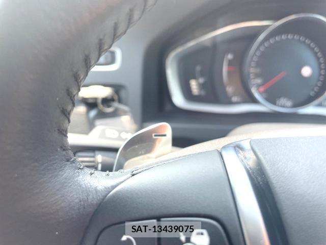 Volvo V60 2018-09 8278789-19