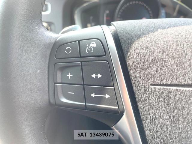 Volvo V60 2018-09 8278789-7