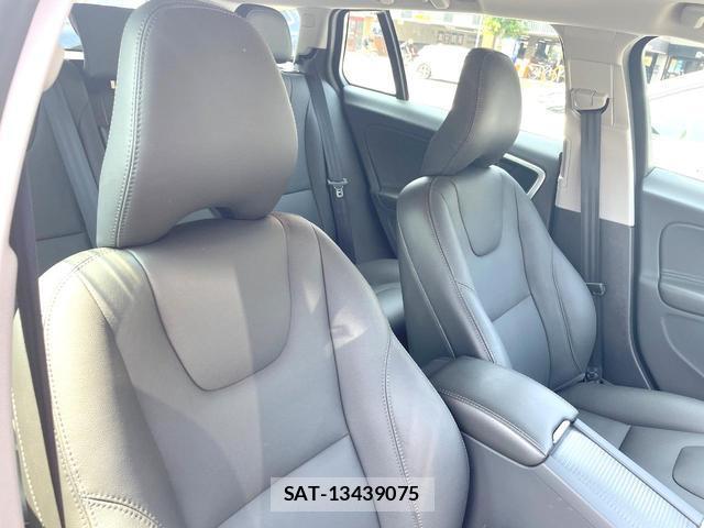Volvo V60 2018-09 8278789-9