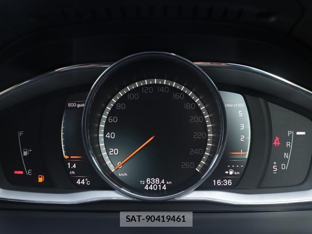 Volvo V60 2018-08 8279240-12