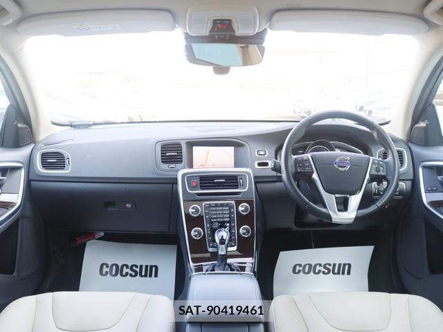 Volvo V60 2018-08 8279240-3