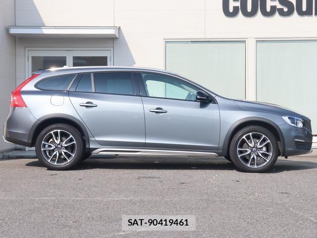 Volvo V60 2018-08 8279240-6