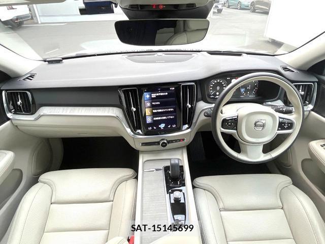 Volvo V60 2021-12 8280438-1