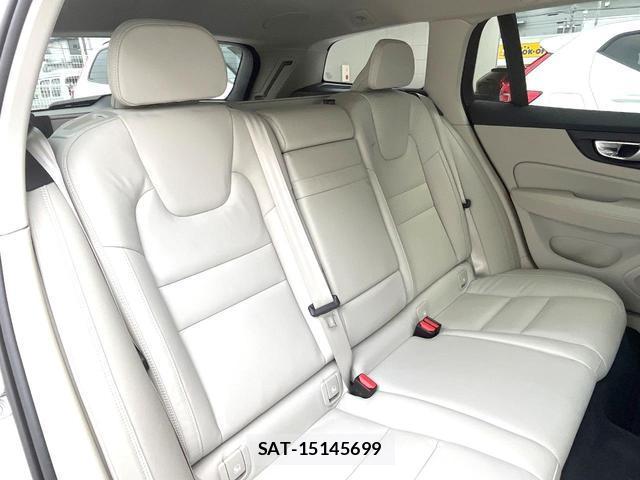 Volvo V60 2021-12 8280438-13