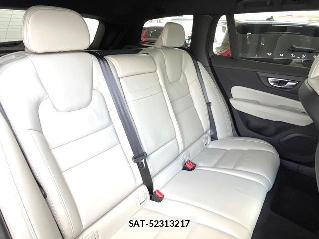 Volvo V60 2021-06 8280441-12