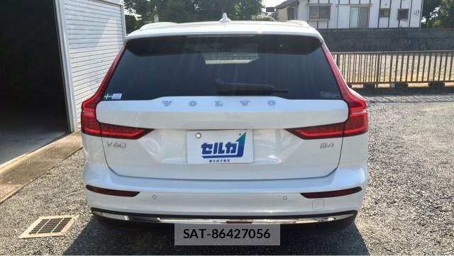 Volvo V60 2023-07 8280935-1