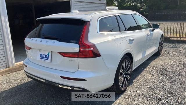 Volvo V60 2023-07 8280935-12