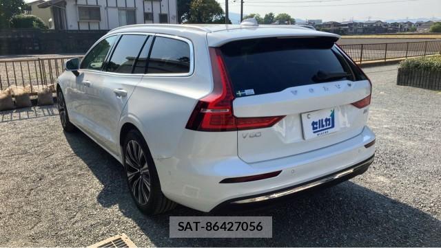 Volvo V60 2023-07 8280935-13
