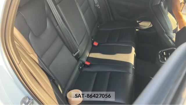 Volvo V60 2023-07 8280935-6