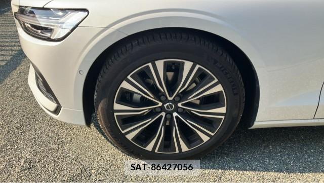 Volvo V60 2023-07 8280935-8