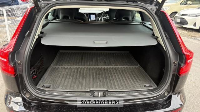 Volvo V60 2021-11 8281527-13