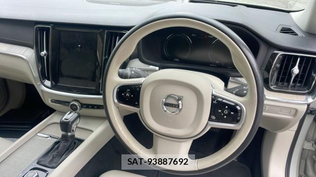 Volvo V60 2019-03 8281787-16