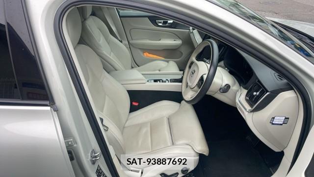 Volvo V60 2019-03 8281787-5
