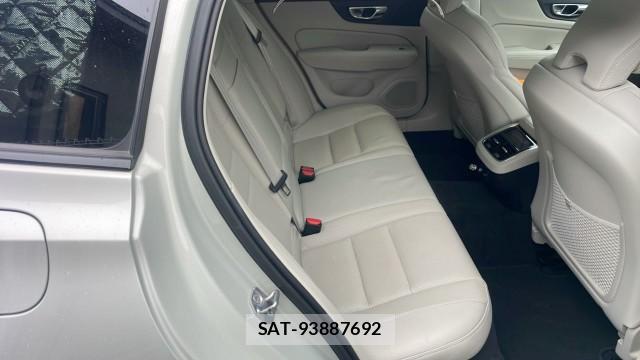 Volvo V60 2019-03 8281787-6