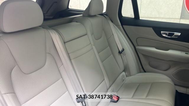 Volvo V60 2018-10 8281872-6