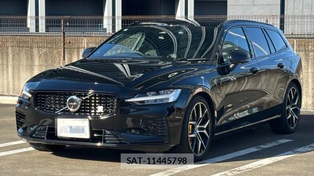 Volvo V60 2023-06 8282245-0
