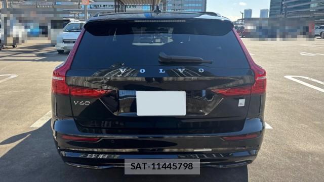 Volvo V60 2023-06 8282245-1