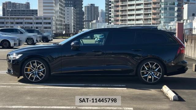 Volvo V60 2023-06 8282245-10