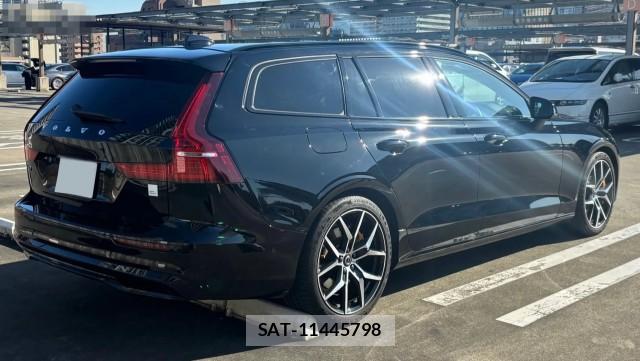 Volvo V60 2023-06 8282245-12