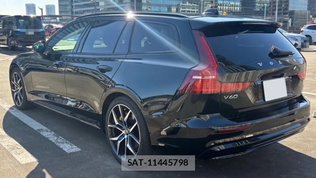 Volvo V60 2023-06 8282245-13