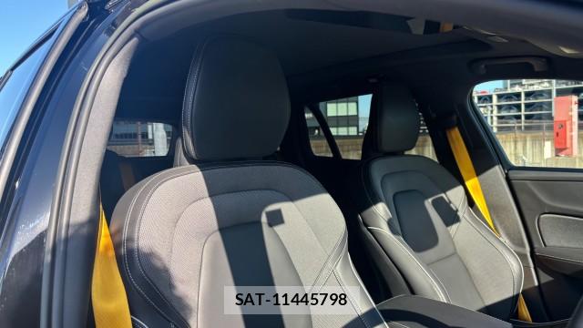 Volvo V60 2023-06 8282245-5