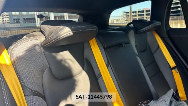 Volvo V60 2023-06 8282245-6