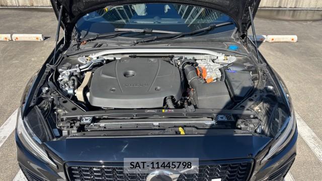 Volvo V60 2023-06 8282245-7