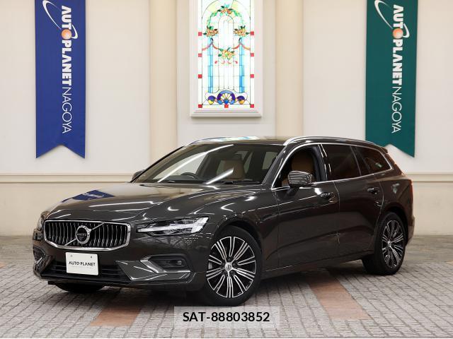 Volvo V60 2022-05 8283956-0