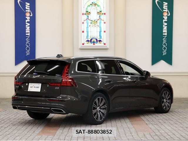 Volvo V60 2022-05 8283956-1