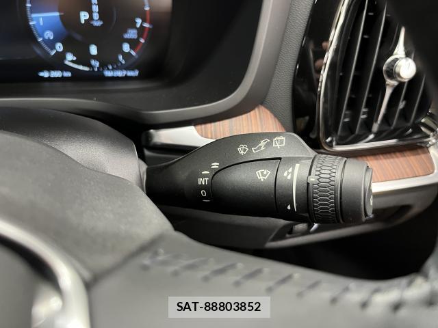 Volvo V60 2022-05 8283956-13