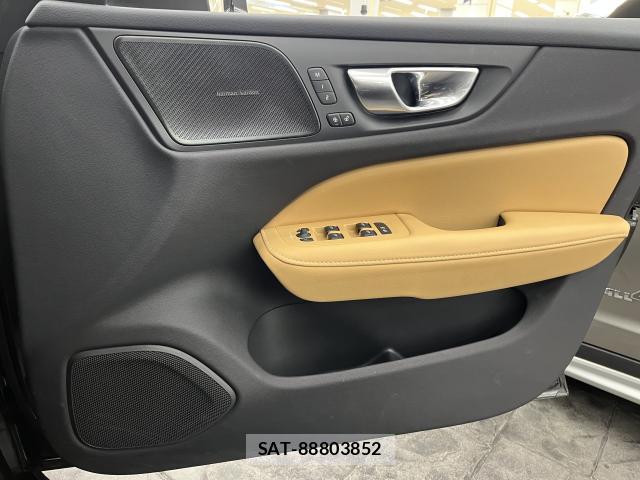 Volvo V60 2022-05 8283956-6