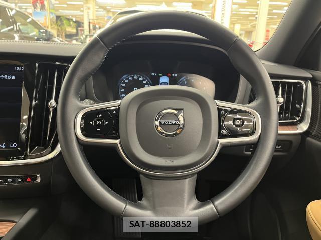 Volvo V60 2022-05 8283956-7