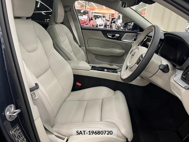 Volvo V60 2025-07 8283958-4