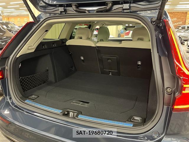 Volvo V60 2025-07 8283958-6