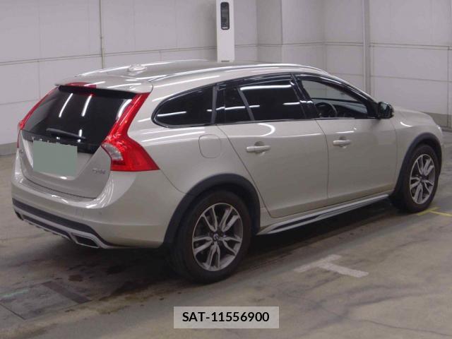 Volvo V60 2017-12 8284370-1