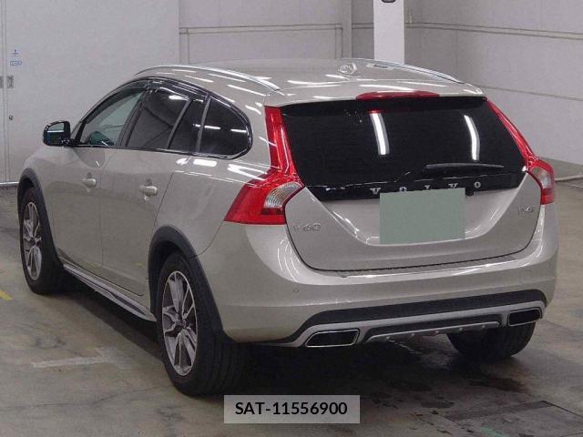 Volvo V60 2017-12 8284370-5