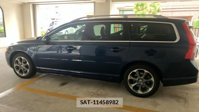 Volvo V70 2012-12 8281303-10