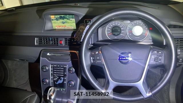 Volvo V70 2012-12 8281303-16