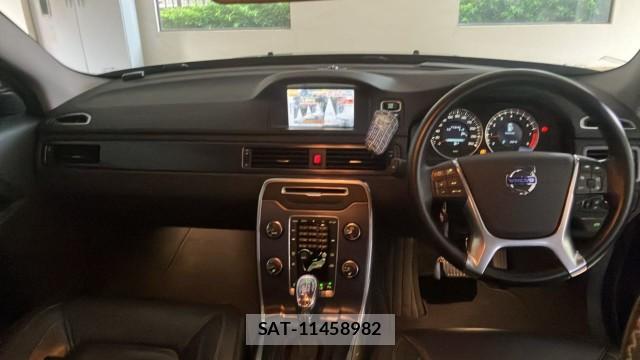 Volvo V70 2012-12 8281303-2