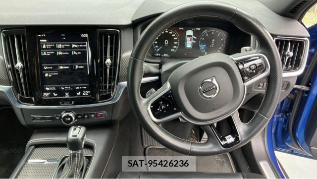 Volvo V90 2017-08 8282342-16
