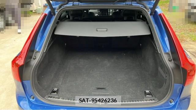 Volvo V90 2017-08 8282342-17