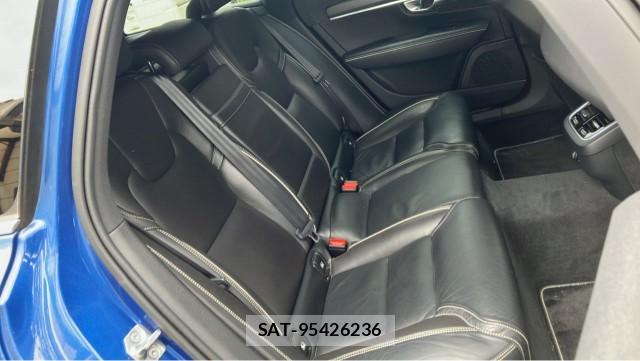 Volvo V90 2017-08 8282342-6