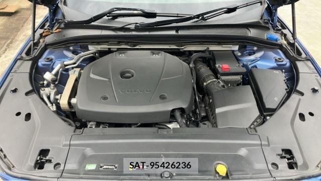 Volvo V90 2017-08 8282342-7