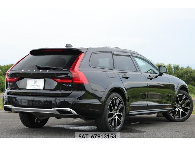 Volvo V90 2017-11 8285235-5
